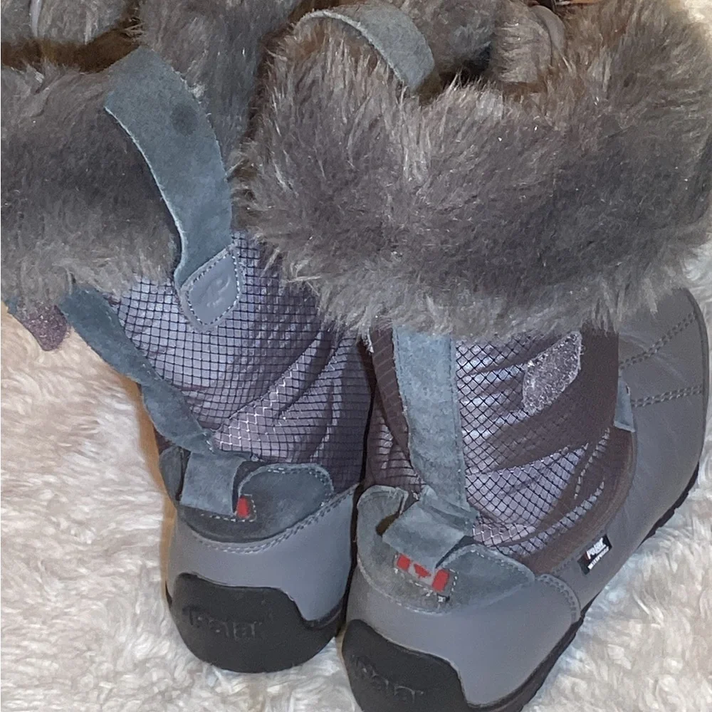 Pajar Genevieve Gray Women's Lace-Up faux fur boots size 8.5